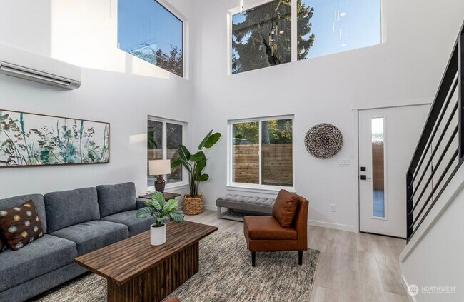 Foto del edificio - 8664 A 13th Ave NW