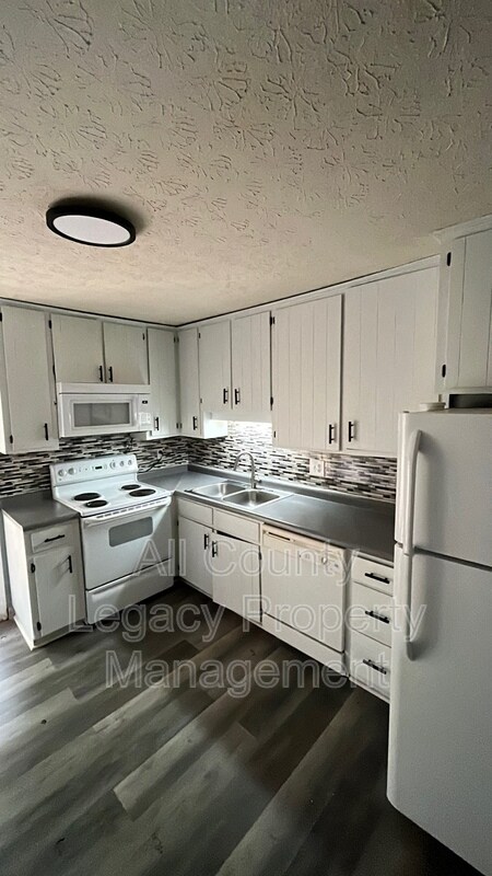 Foto del edificio - 243 Windy Hill Way