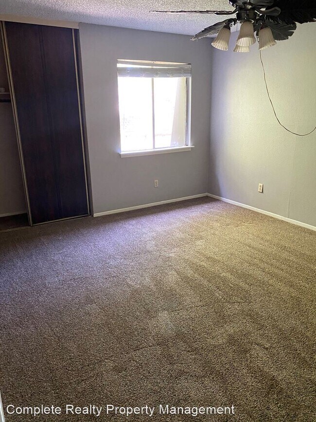 Foto del edificio - 12050 Mighty Oak Dr