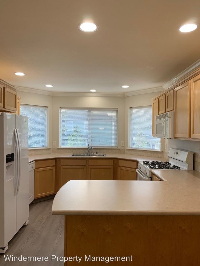 Building Photo - 332 E Bellis Fair Pkwy