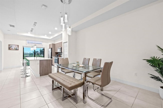 Foto del edificio - 8055 NW 104th Ave