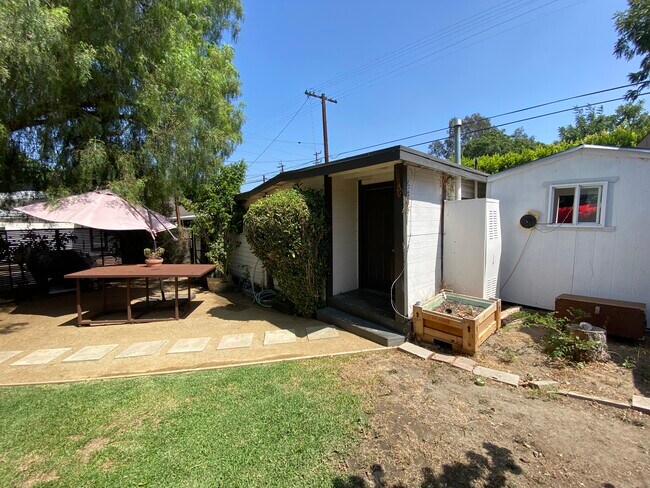 Building Photo - 2354 Altman St