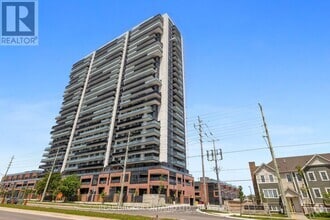 Building Photo - 2425-2425 Simcoe St N