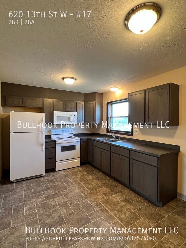 Building Photo - 620 13th St W