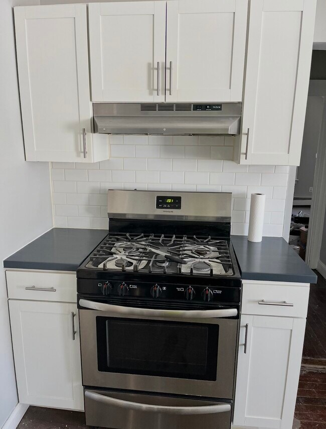 Building Photo - 140 Black Rock Ave