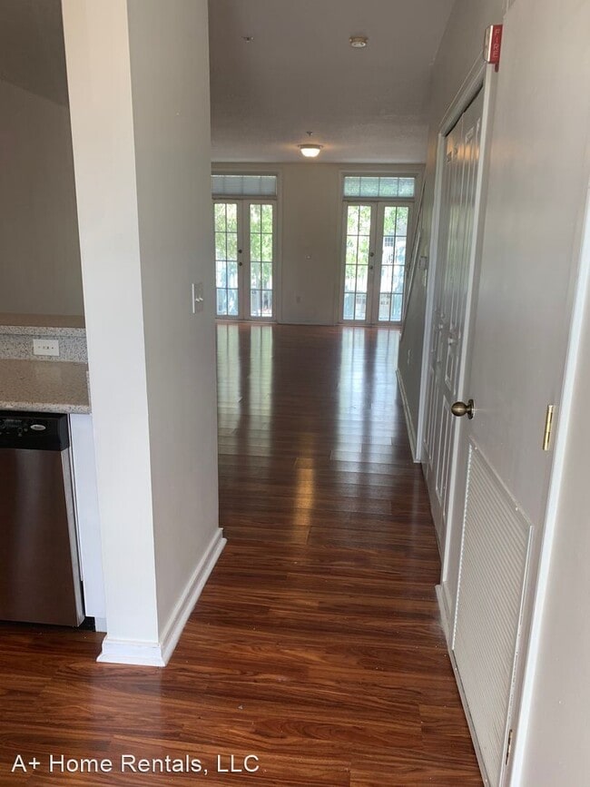 Building Photo - 660 Celebration Ave