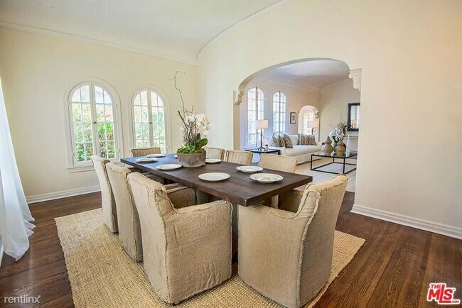 Building Photo - 4 br, 3.5 bath Condo - 239 S Orange Dr # L
