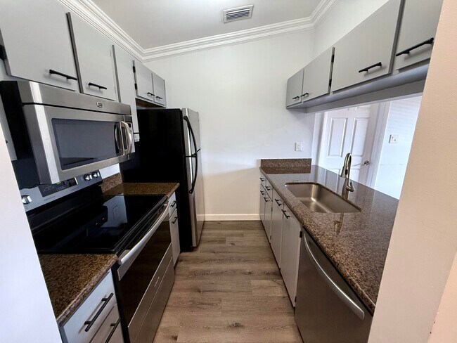 Building Photo - 9466 Boca Cove Cir
