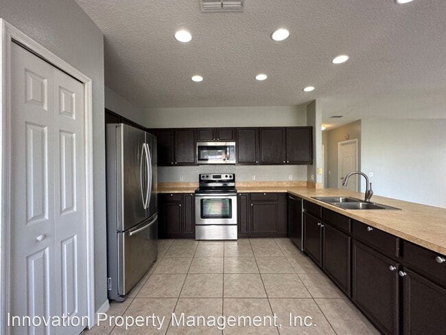 Building Photo - 4 br, 2.5 bath House - 1910 Myakka Ct
