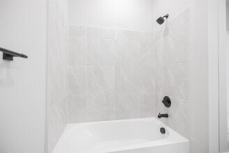 Building Photo - 2101 Reinke Rd