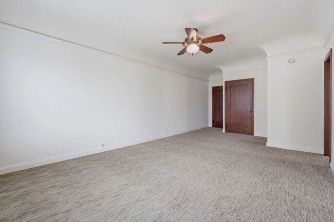Foto del edificio - 1530 Miramar Dr
