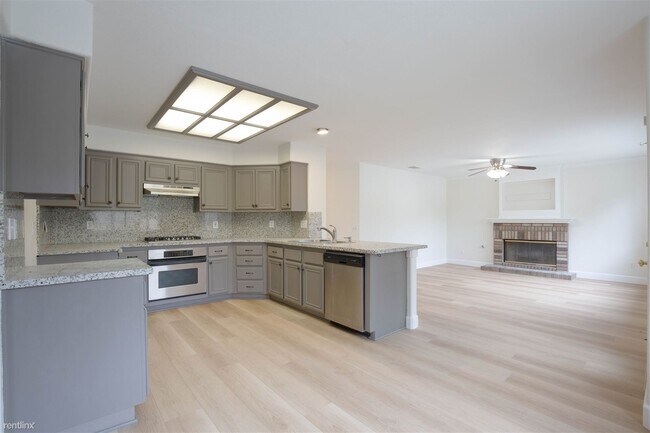 Building Photo - 4 br, 3 bath House - 32035 Corte Bacarro