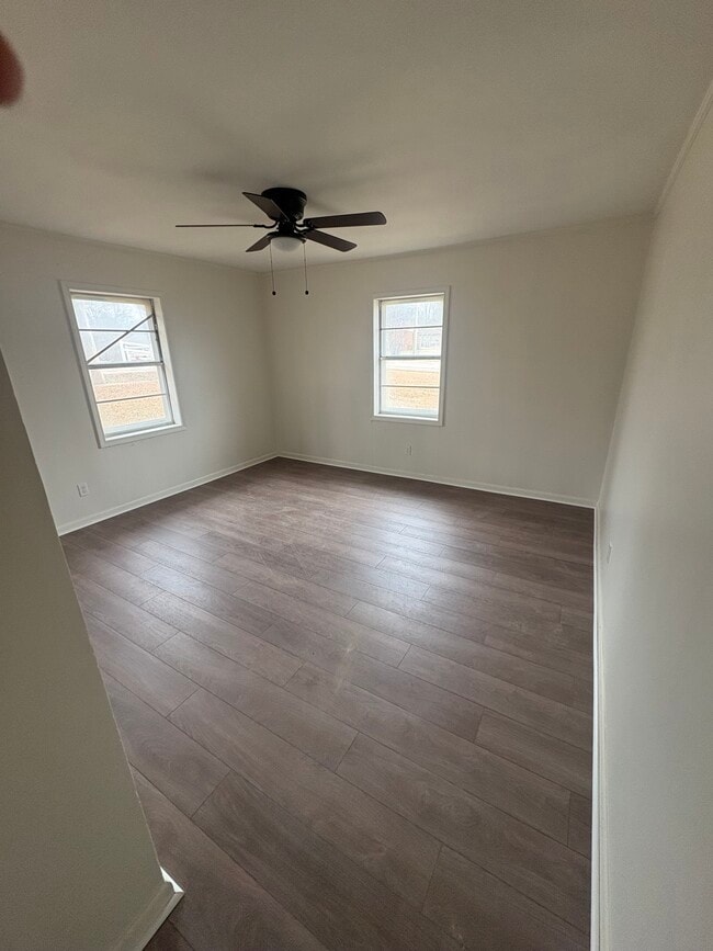 Building Photo - 216 E Clayton St