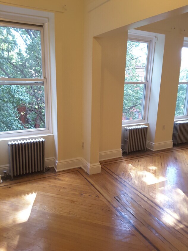 Primary Photo - 67 Macon St