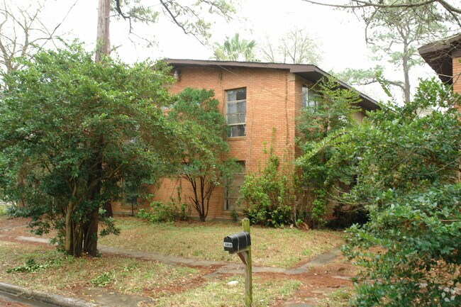 Foto del edificio - 6636 Sylvan Rd