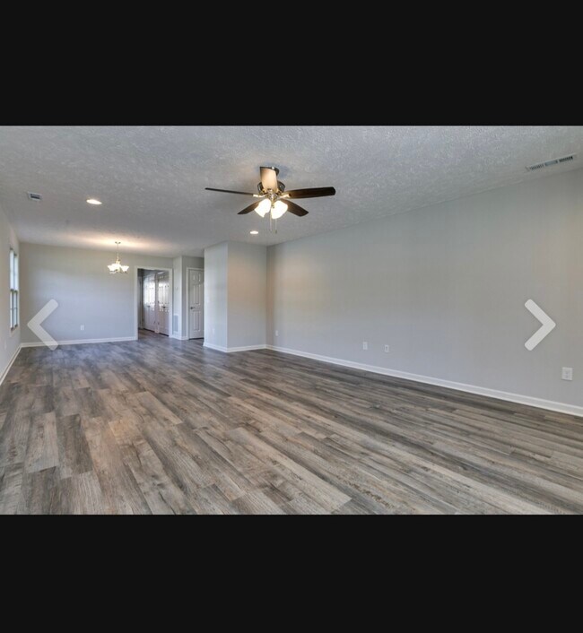 272 Hunt St Unit 2 Duplex, Manchester, TN 37355 Condo for Rent in