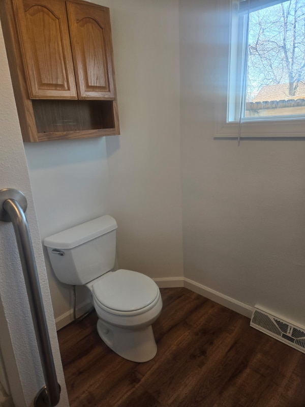 Building Photo - 1228 Broadwater Ave