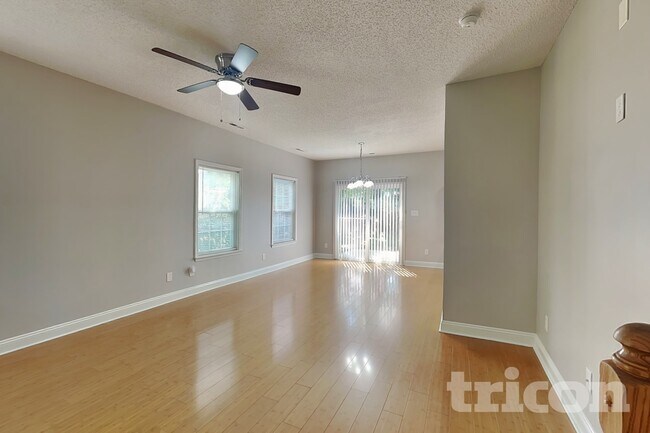 Foto del edificio - 13706 Traherne Ct