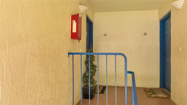 Building Photo - 90 Hidden Lake Dr