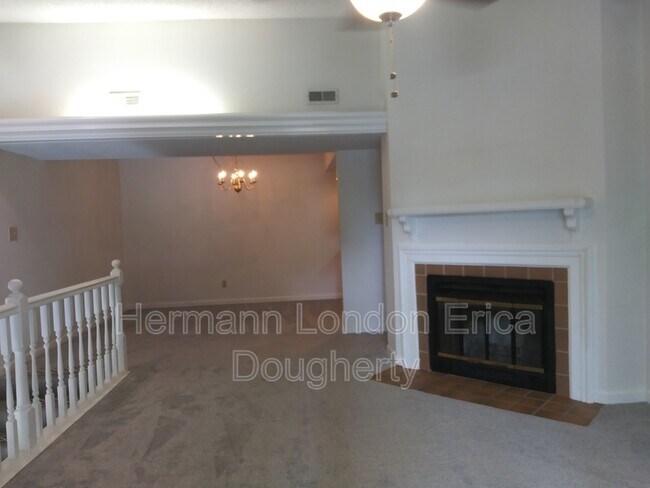 Building Photo - 9147 Robin Ct