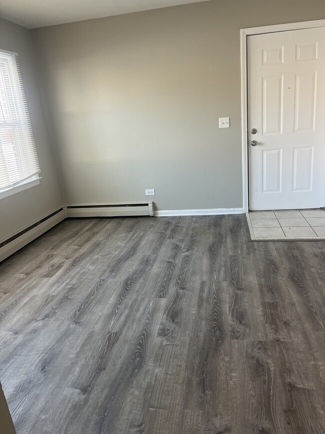 Building Photo - 1340 N Main St