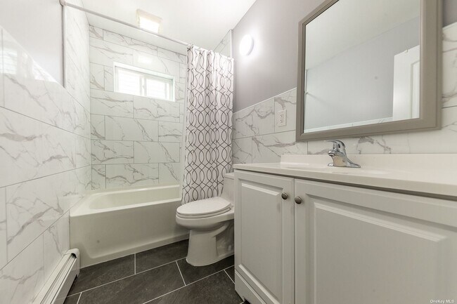 Foto del edificio - 322 E Harrison St