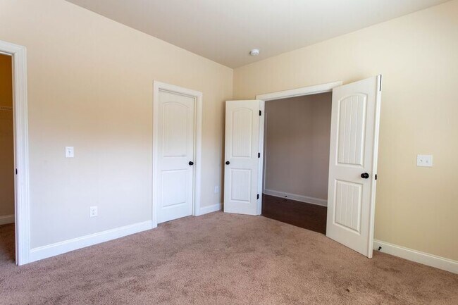 Foto del edificio - 232 Towns Walk Dr