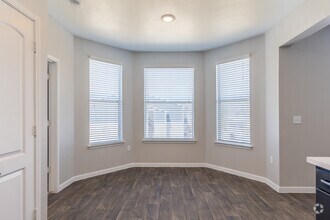 1 BR, 1 BA - 1017 SF - Dining Room - Towne West