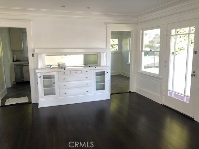 Foto del edificio - 211 Roycroft Ave