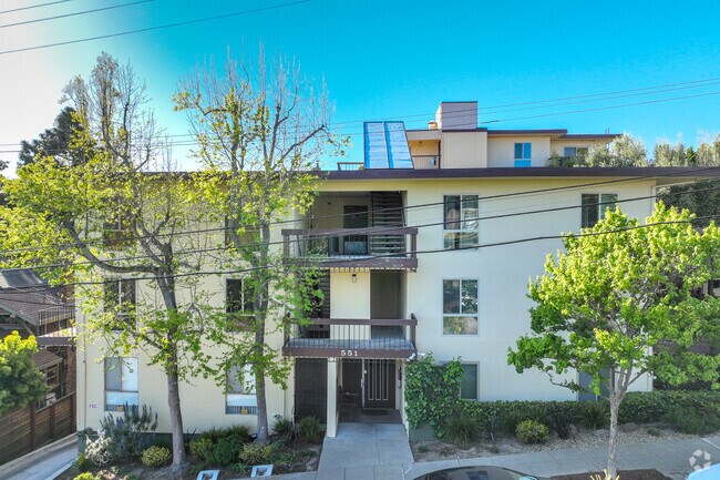 Fachada del edificio - 551 Jean St