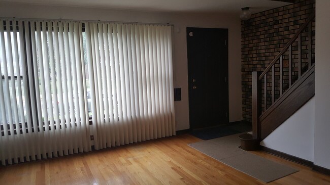 Building Photo - 762 Pulaski Rd