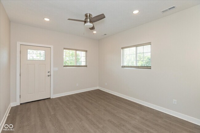 Sala de estar - 227 N Hamilton Ave