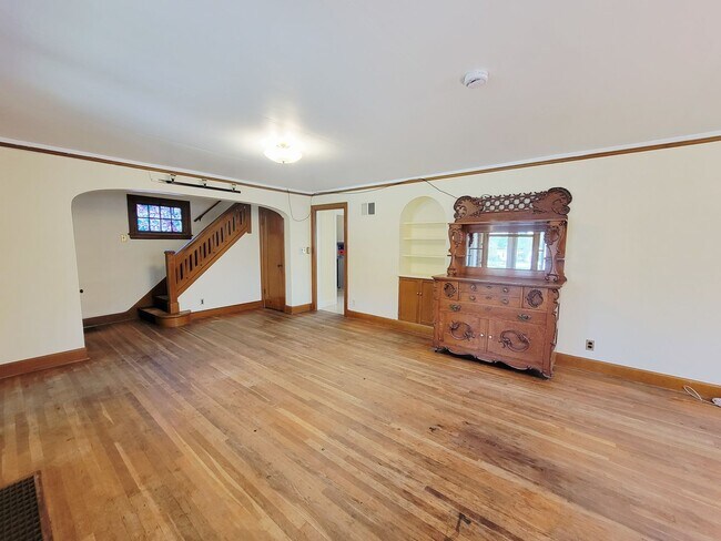 Foto del edificio - 3-Bedroom Home in Juneau’s Desirable Downtown Flats