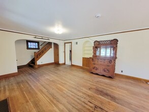 Building Photo - 939 Glacier Ave