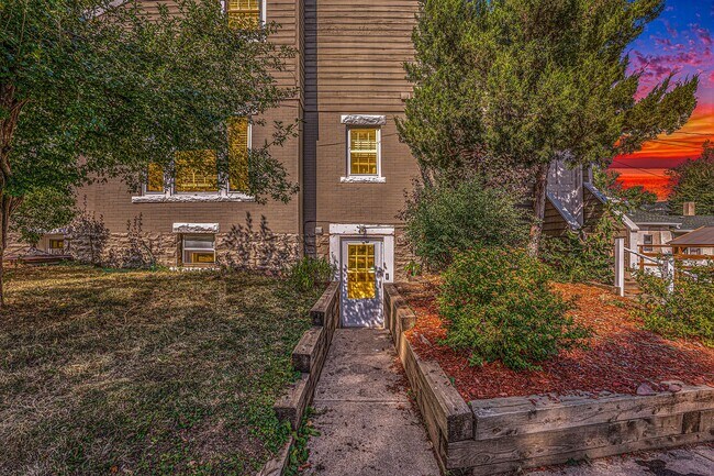 Foto del edificio - 769 University Ave