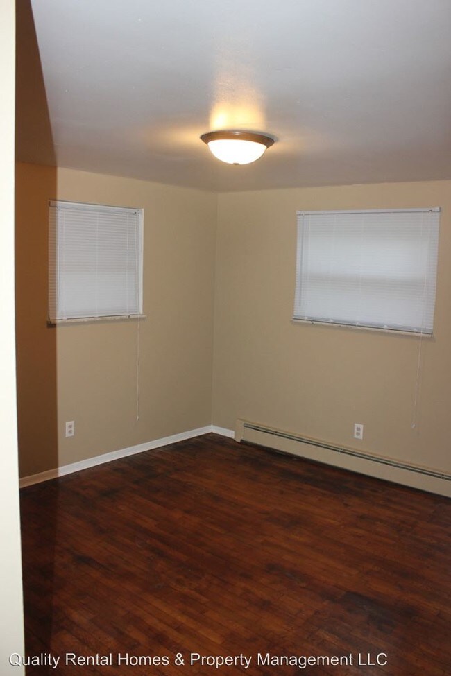 Building Photo - 4 br, 1.5 bath House - 1049 N Genesee