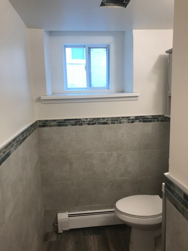 Bathr - 349 Warwick Ave