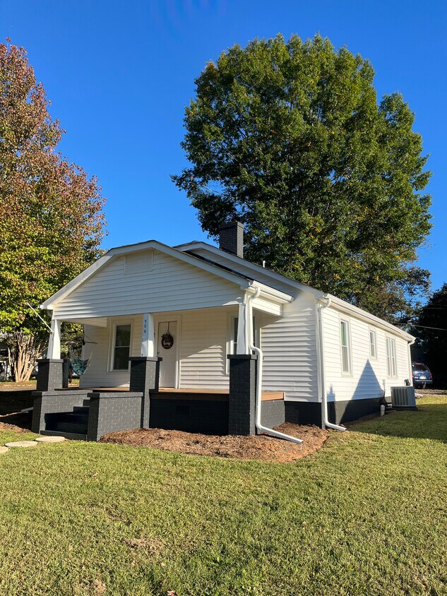 Primary Photo - 506 Pickens St