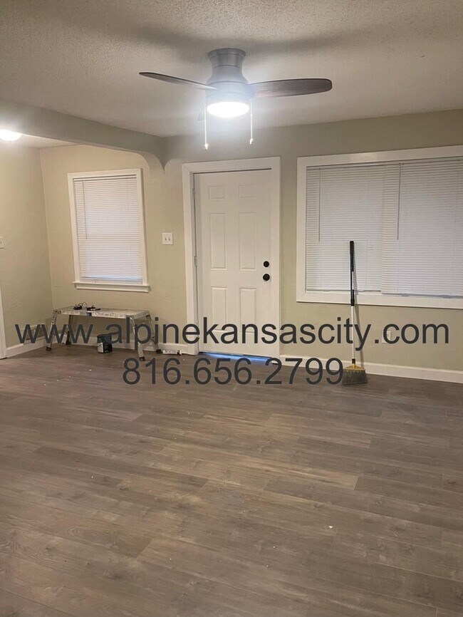 Foto del edificio - All One Level, Off Street Parking, Central...