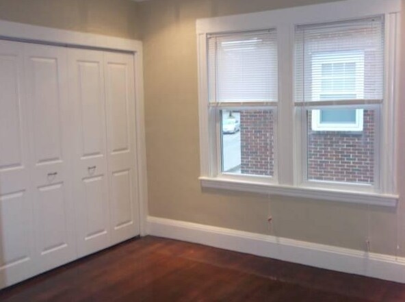 Building Photo - 384 Langley Rd