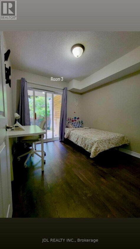 Photo du bâtiment - 85 George Appleton Way