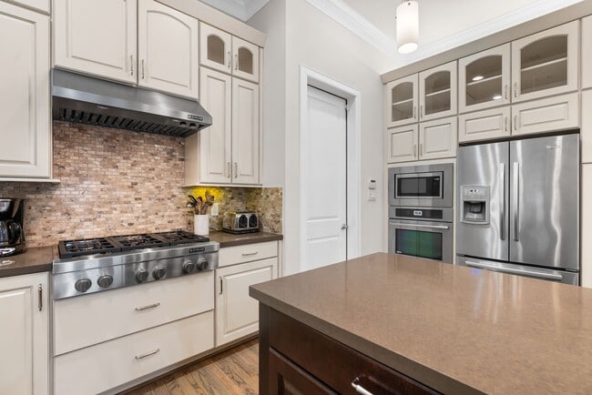 Building Photo - 3717 Newhouse St