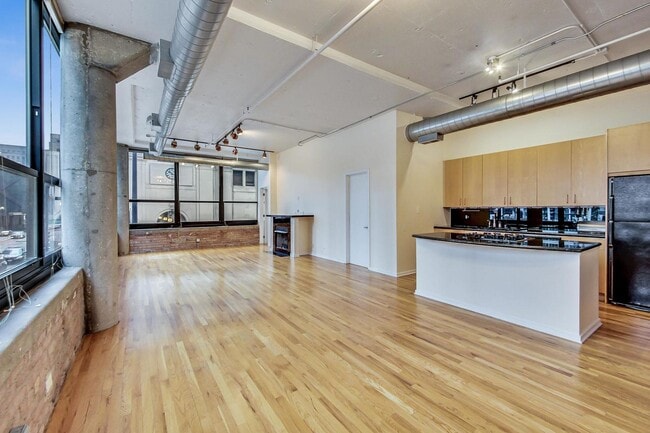 Foto del edificio - 130 S Canal St