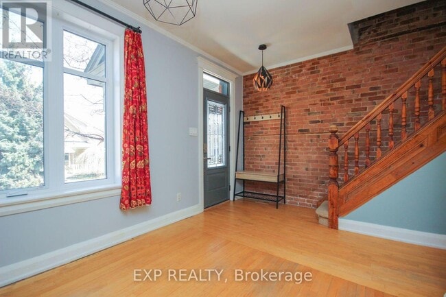 Building Photo - 114 Sweetland Ave