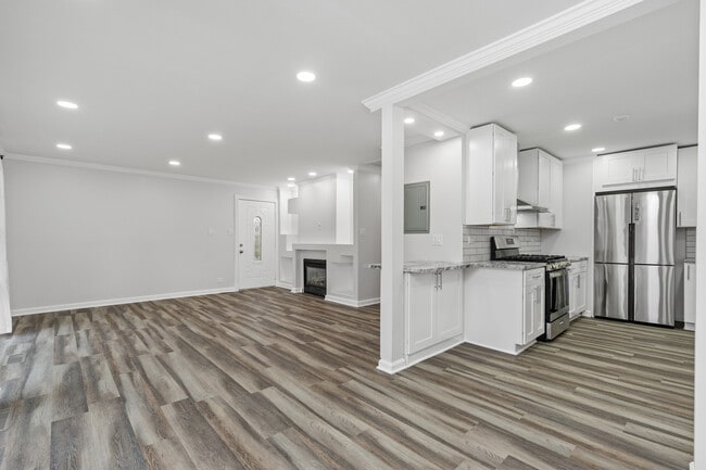 Building Photo - 388 Nancy Ln