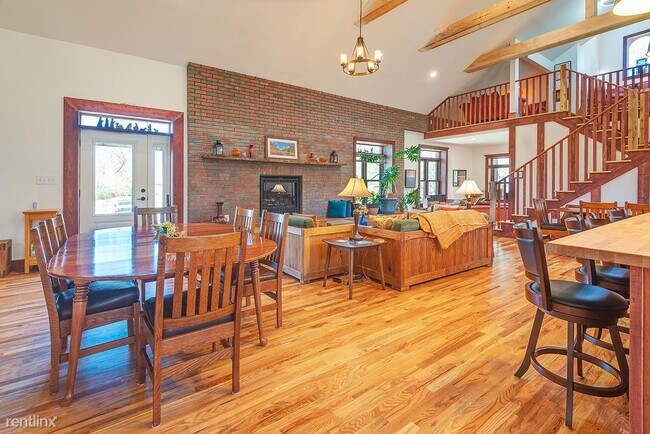 Building Photo - 4 br, 3.5 bath House - 351 Beaverdam Loop ...