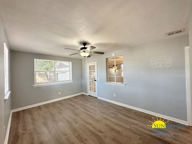 Foto del edificio - Charming 3-Bedroom Home Near Gardners Beach!