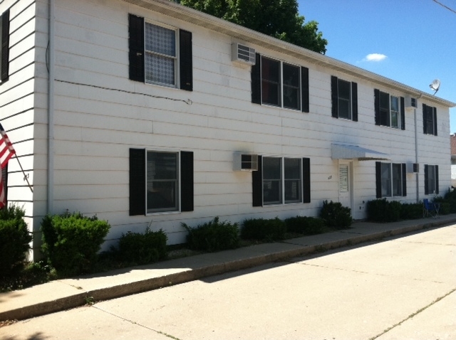 Primary Photo - 419 W High St
