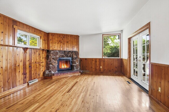 Building Photo - $2,495.95, 4 bed, 1.5 bath with a large backyard.