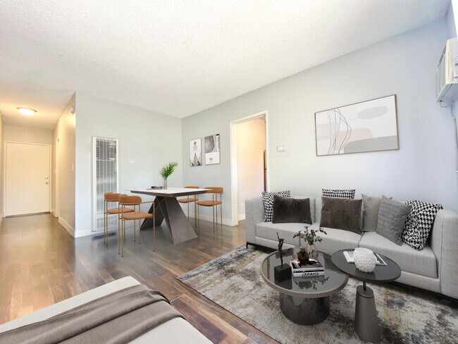 Foto del edificio - 5557 Carlton Way